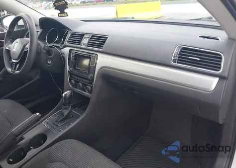 2016 Volkswagen Passat 1.8T S z USA, uszkodzony, nr VIN 1VWAS7A30GC009173